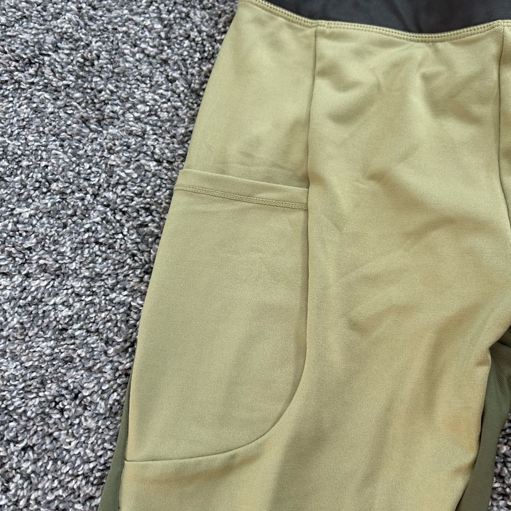 Flag Nor Fail Two-Tone Green and Gray Leggings - Picture 4 of 5